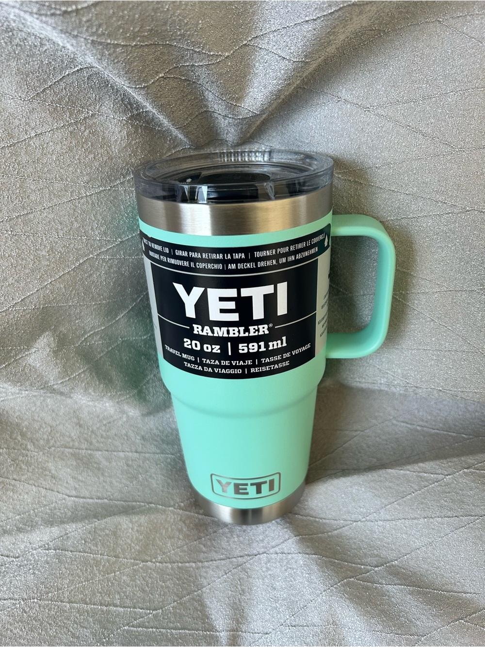 Yeti Rambler 20 oz Tumbler with Handle in Mint Green